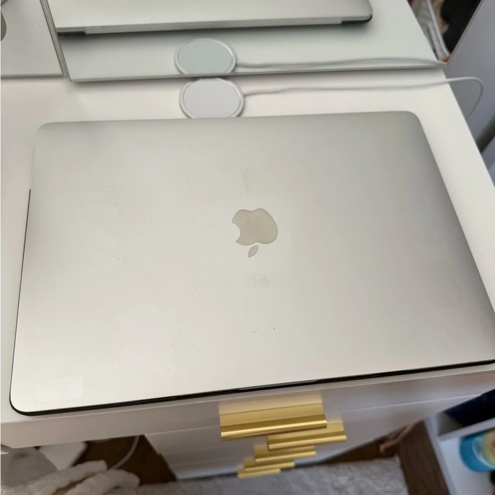 Apple Laptop